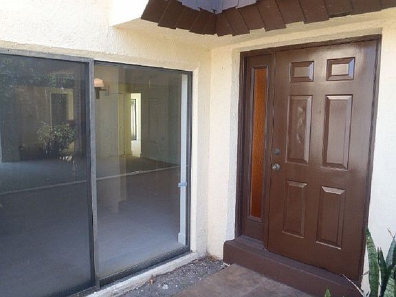 3rd image of 3552 Gardens East Dr APT A