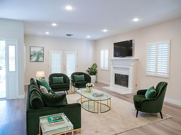 5th image of 22131 Costanso St
