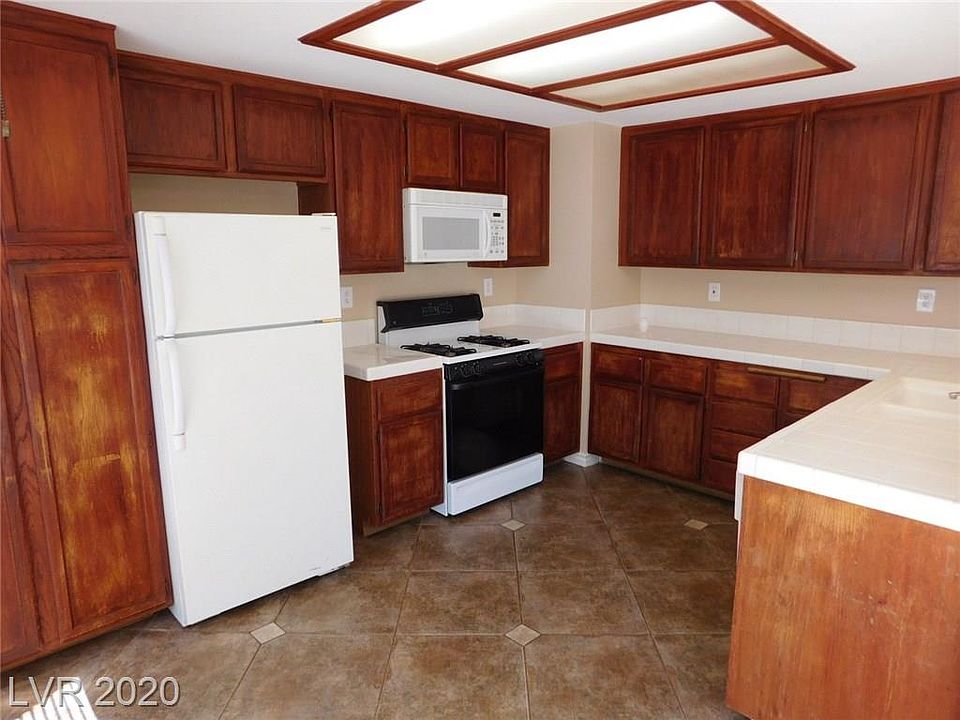 1st image of 1501 Desert Ridge Ave #0