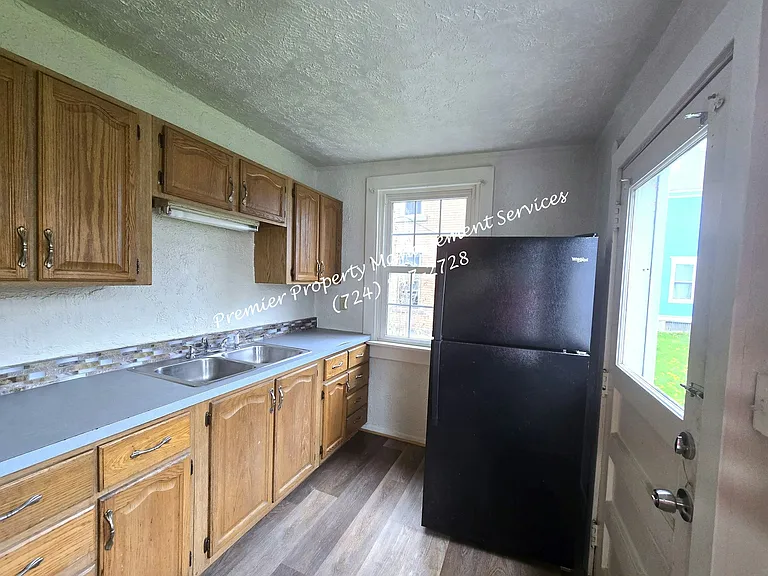 125 N Chestnut St #1/2 — Photo 11