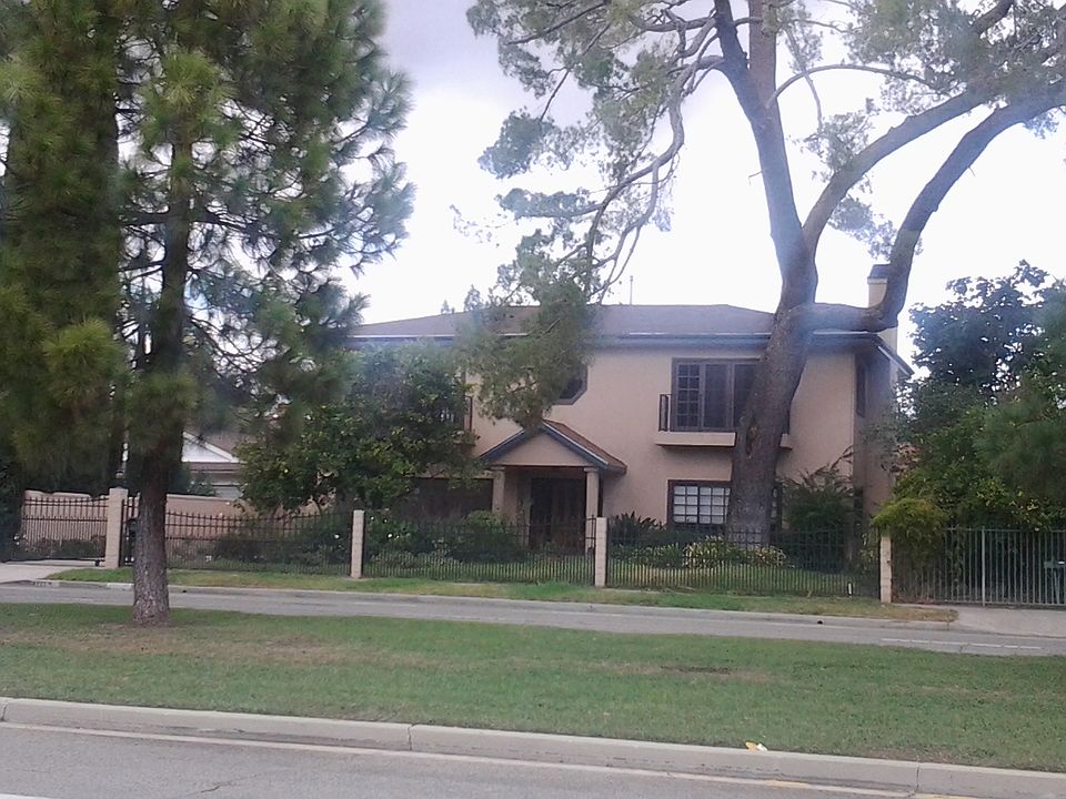 1st image of 14221 Chandler Blvd