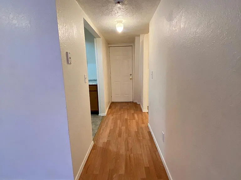 2401 SW 43rd St #3 — Photo 4