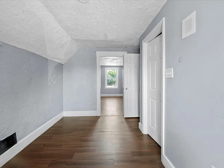 1375 E Minnesota St — Photo 10
