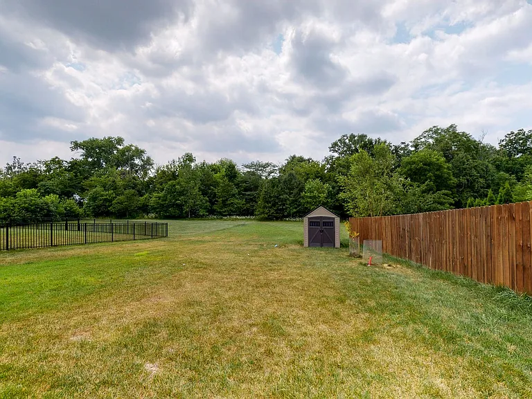 802 Urton Woods Way — Photo 41