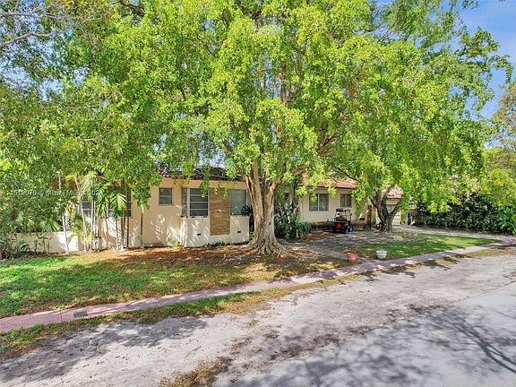 3rd image of 4454 Adams Ave