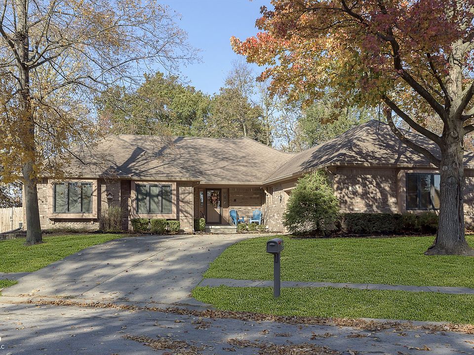 1st image of 383 Nottinghill Ct