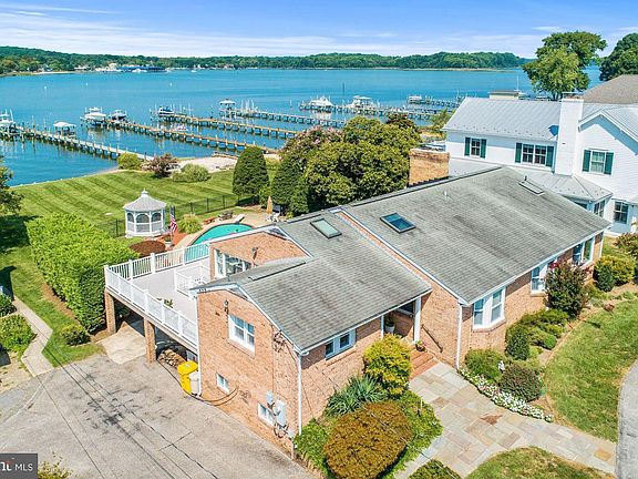 2nd image of 3730 Bay Dr