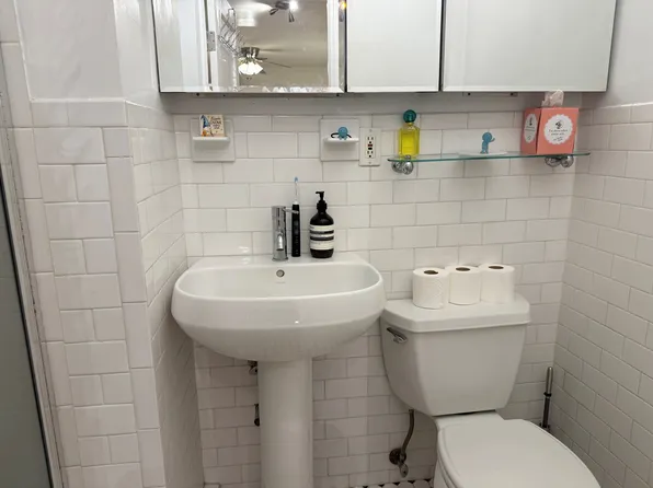 223 West 10th Street 1B image 4 of 5