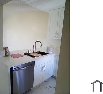 9911 Three Lakes Cir — Photo 7