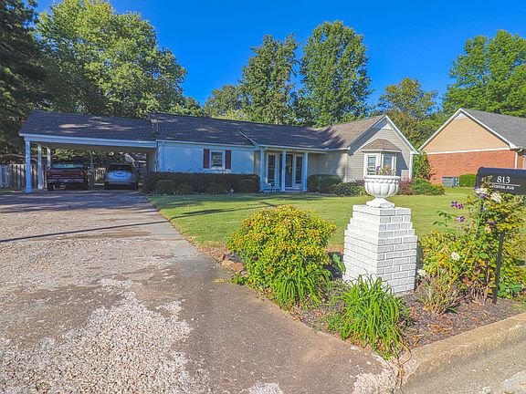 3rd image of 813 Foster Ave