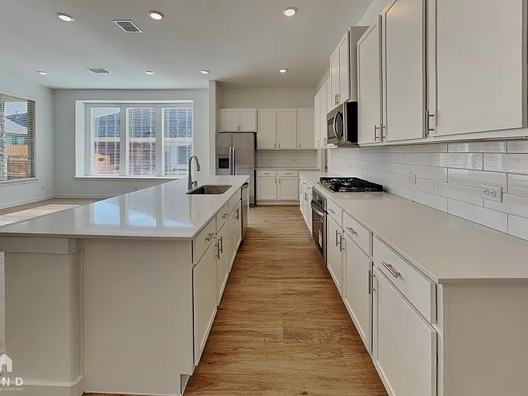 804 Demelza Dr — Photo 5