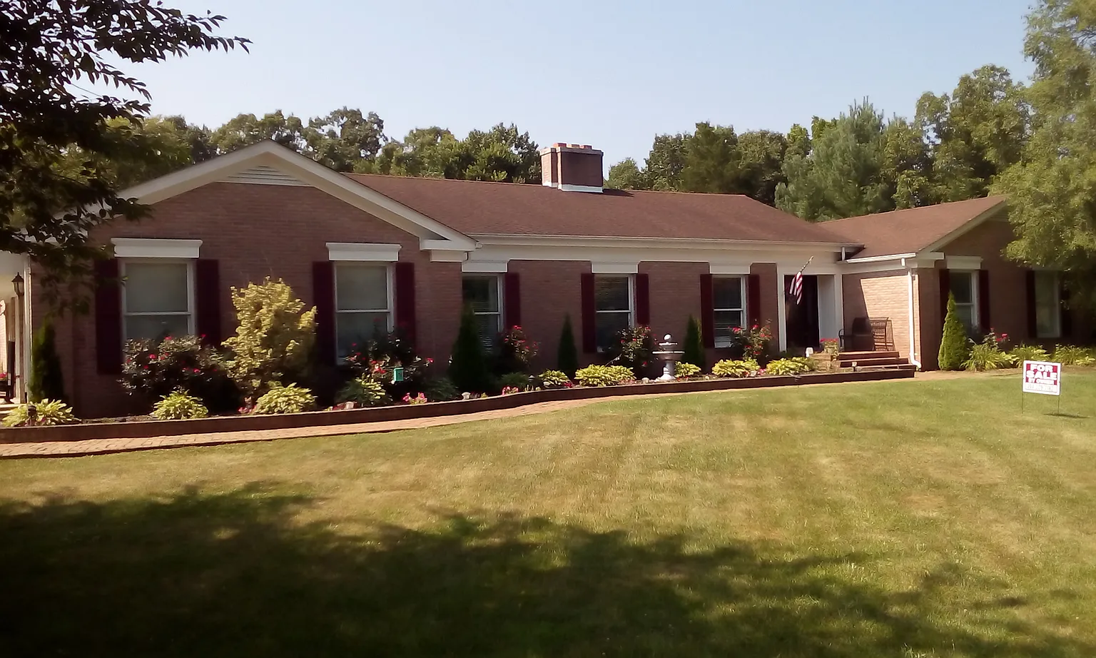 190 Hawick Rd photo 1