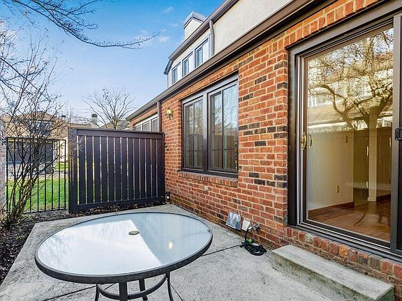4th image of 116 Saint Andre St #8B