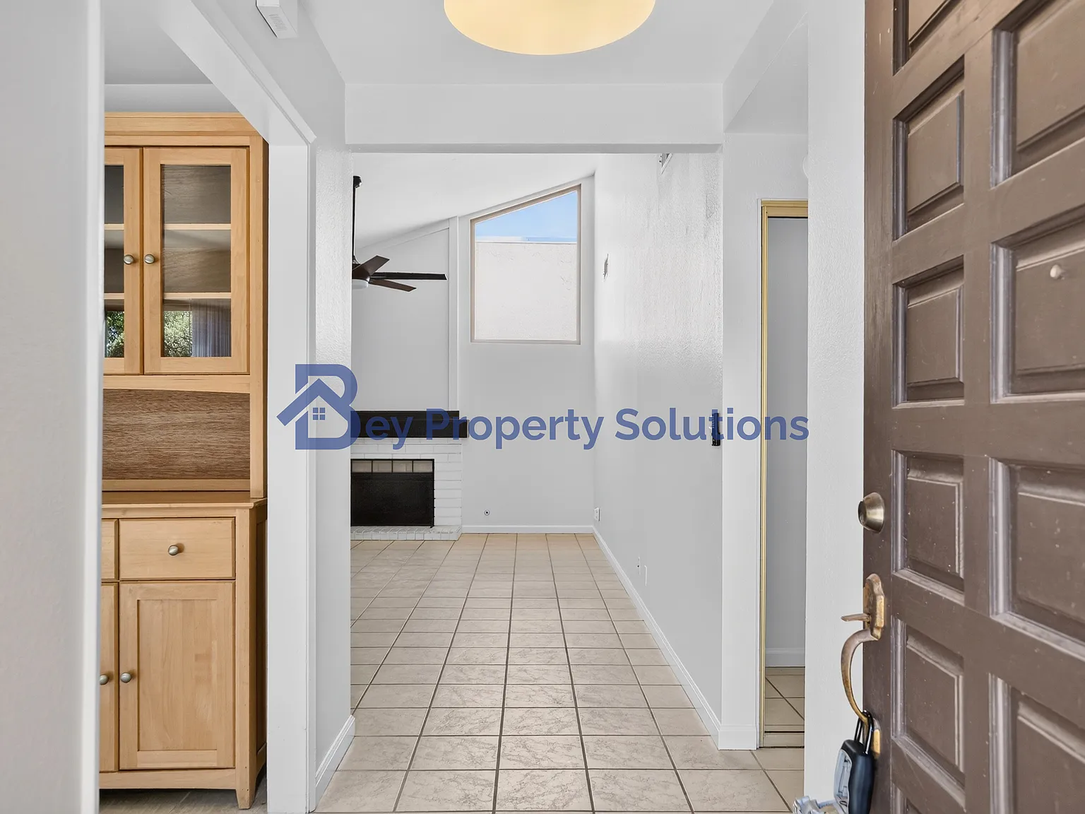 3 bed, 1905 sqft, $3,875 — Photo 2
