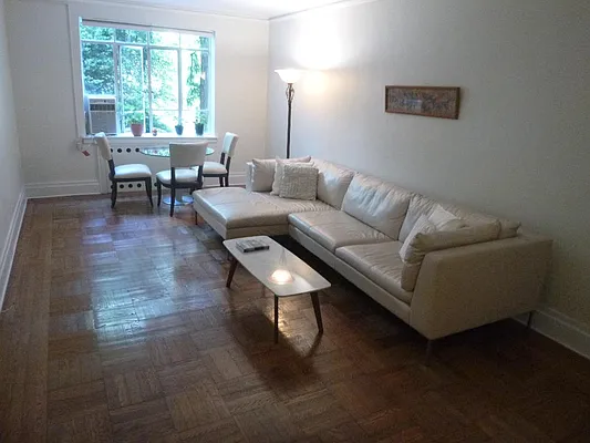 Rented by Bank Neary | media 7