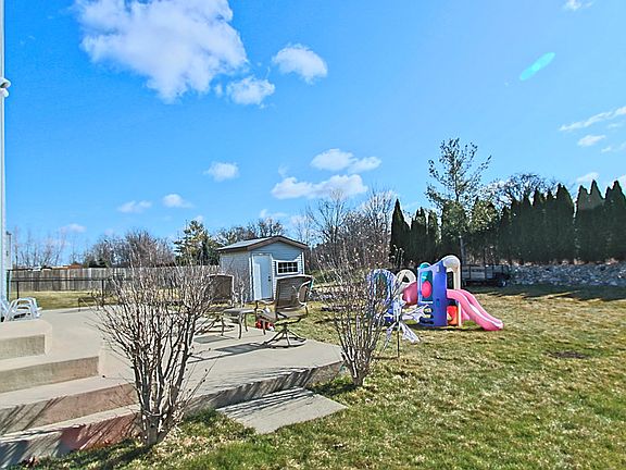 5th image of 48666 Shady Glen Dr