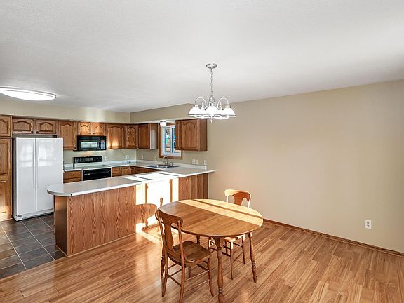 3rd image of 26369 Lake Ave