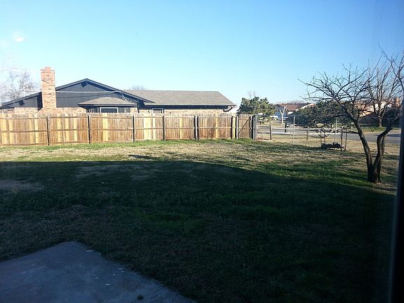 Huge Backyard (Fenced)