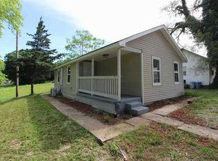 226 E 4th St, Wellington, KS 67152