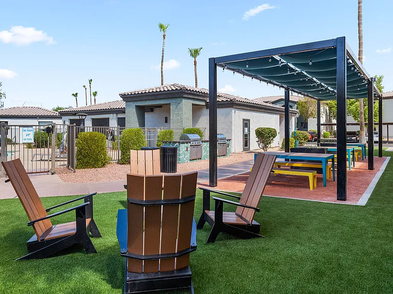 Palm Court Apartments — Photo 24