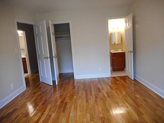 3rd image of 226 E 235th St