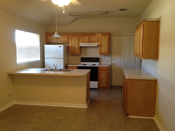 5th image of 1513 Breezy Dr
