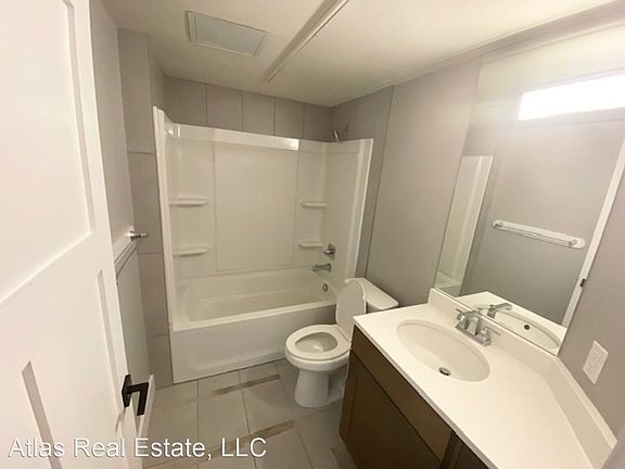 4th image of 676 W Monument St APT 206