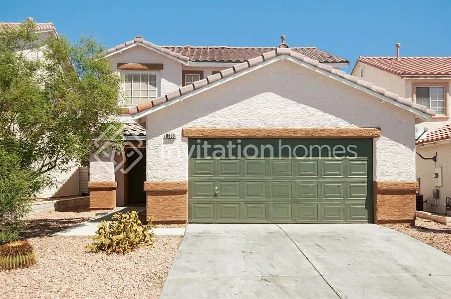 8608 Majestic Pine Ave