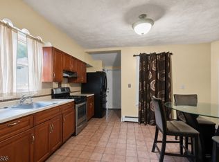 526 E 25th St, Paterson, NJ 07514