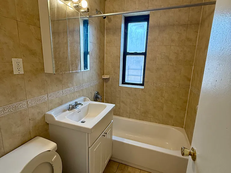 14435 35th Ave #5G — Photo 5