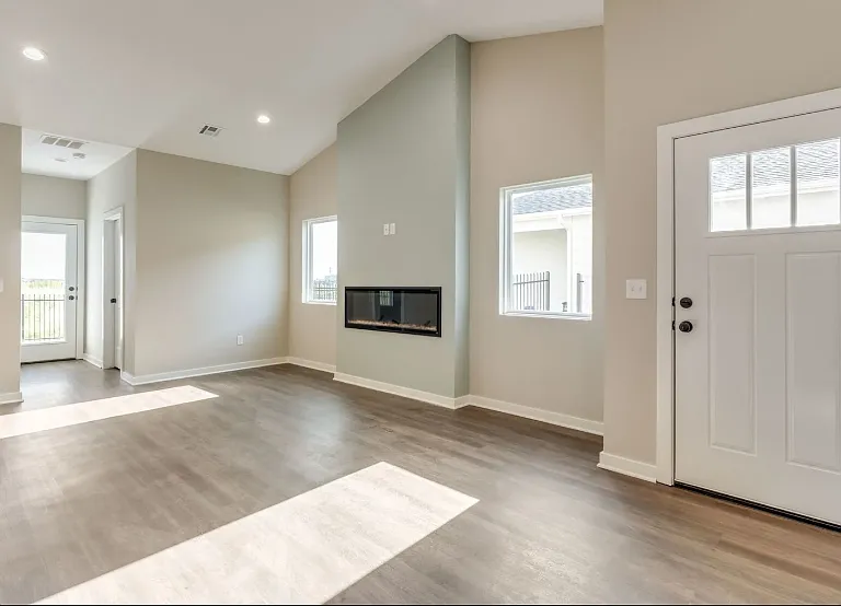 824 S Logan St — Photo 3