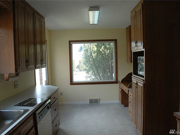5th image of 7602 Yakima Ave