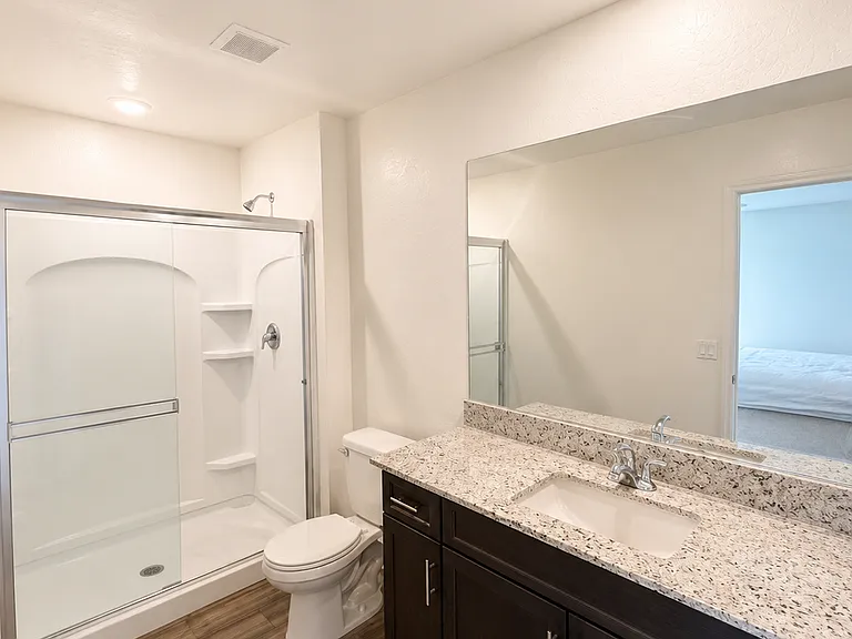 En-suite bathroom in master bedroom