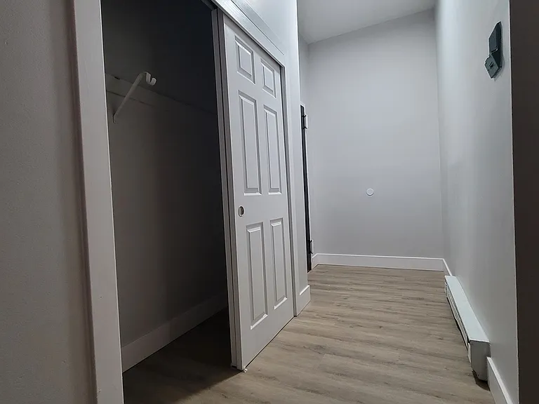 8-10 King St #8 — Photo 2