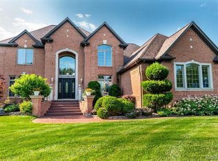 57629 Stonebriar Dr, Washington, MI 48094