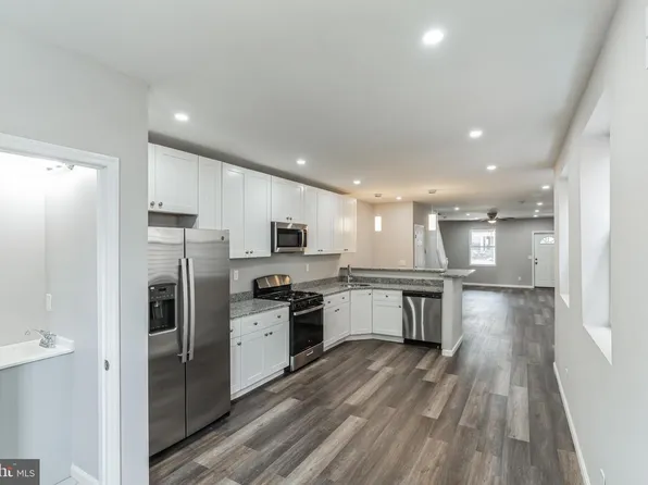 5816 Pine St, Philadelphia, PA 19143