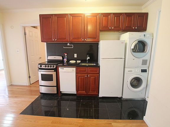 4th image of 55 E Houston St APT 5G
