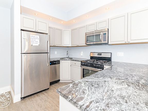 5th image of 776 Halsey St #2