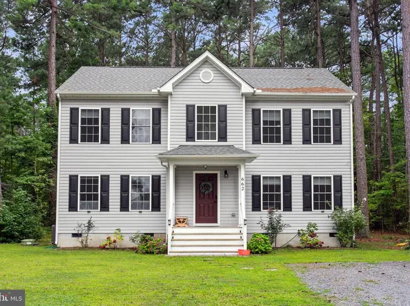 662 N Glebe Rd, Montross, VA 22520