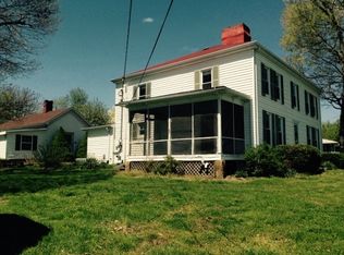 611 Old River Rd, Little Hocking, OH 45742