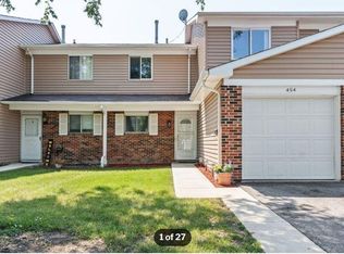 454 Esselen Ct, Carol Stream, IL 60188