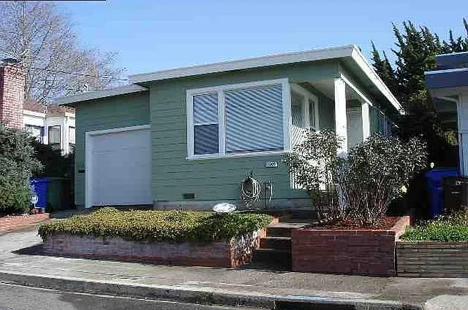 1905 Carquinez Ave photo 1