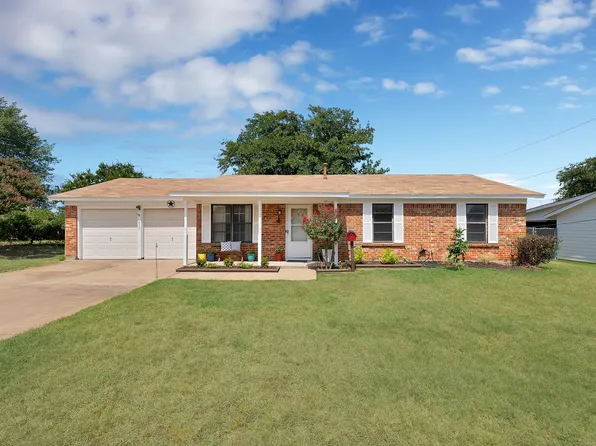 825 E Prairie View Rd, Crowley, TX 76036