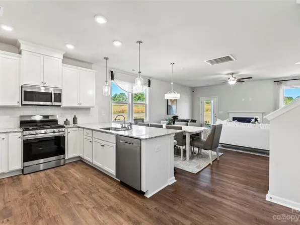 8228 McCormick St, Terrell, NC 28682