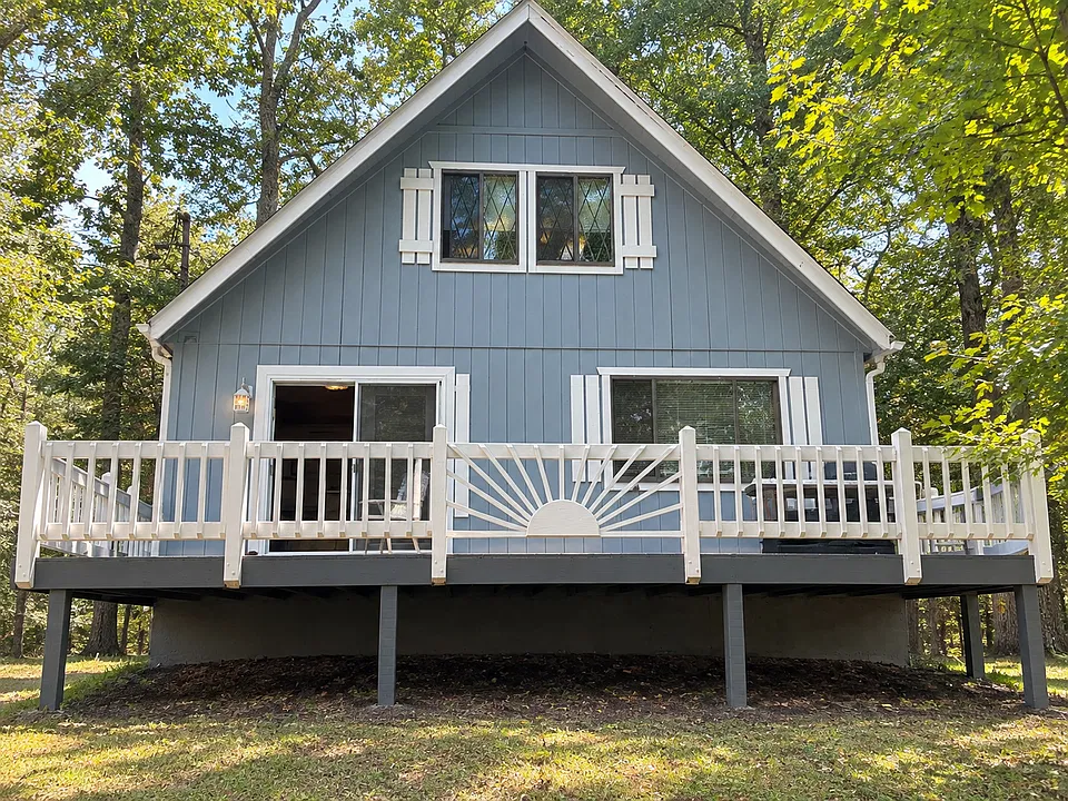 102 Price St
