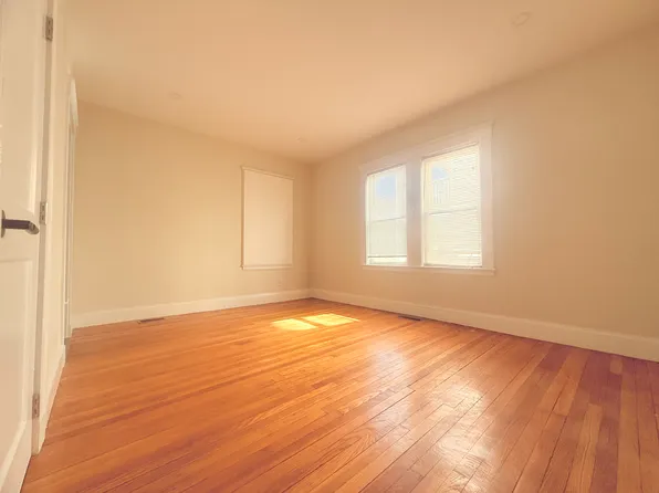 22 Jamaica Rd #1, Brookline, MA 02445