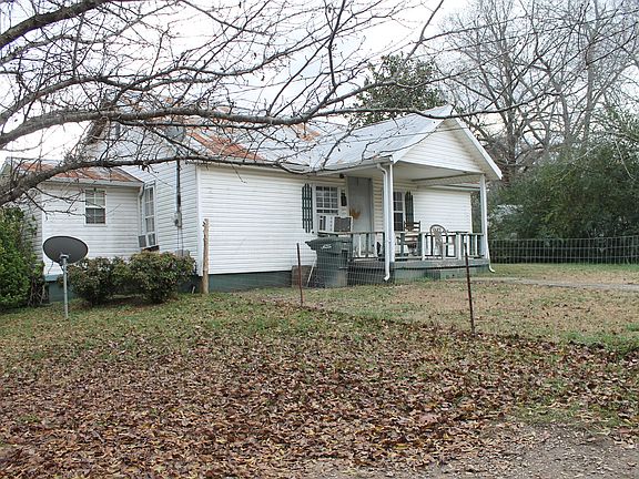 3rd image of 221 Columbia Ave