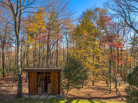 4th image of 147 Countryview Dr