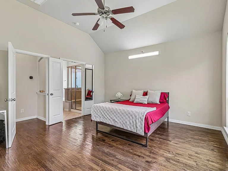 1828 Houghton Dr — Photo 13