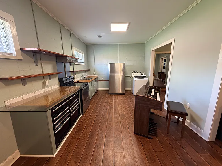 410 Calhoun St #1 — Photo 5